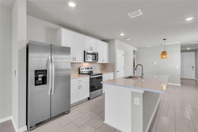 Building Photo - 44254 Frontier Dr