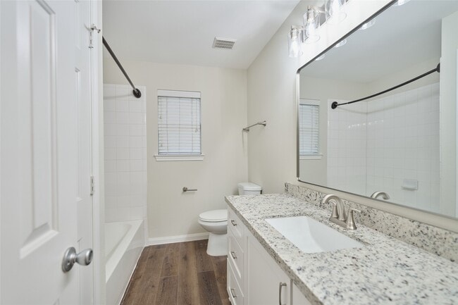 Building Photo - 3501 Buckingham Ln