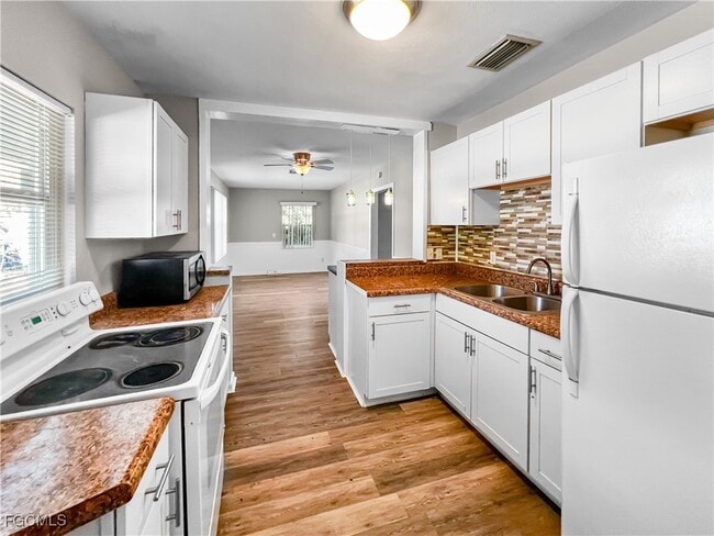 Building Photo - 1918 Grace Ave