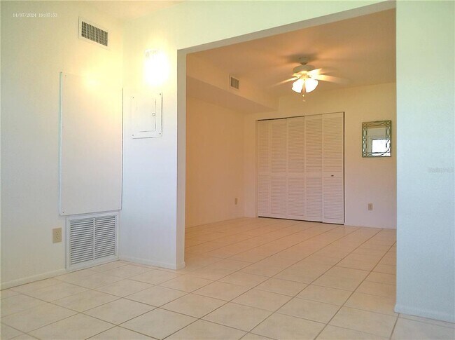Building Photo - 2400 Franciscan Dr