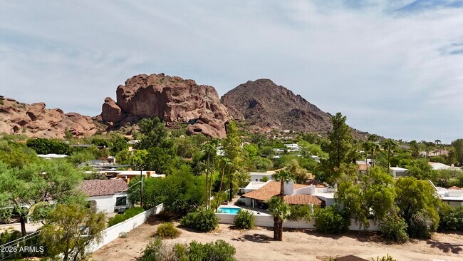 Building Photo - 4440 E Camelback Rd
