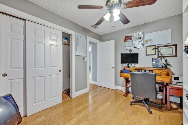 Building Photo - 525 S Crystal Lake Dr