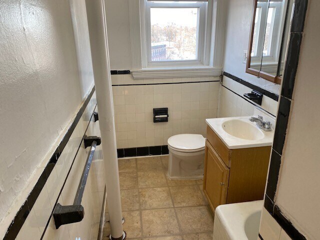 Building Photo - 1820 Commonwealth Ave