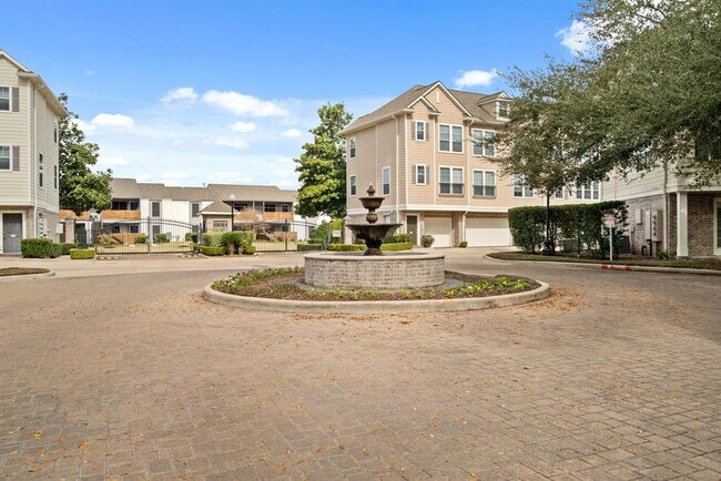 Building Photo - 3001 Murworth Dr