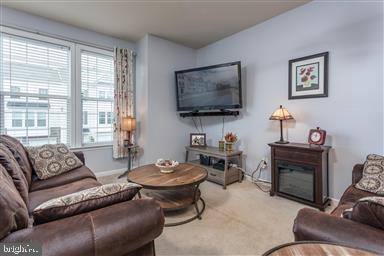 Building Photo - 250 Schramm Lp