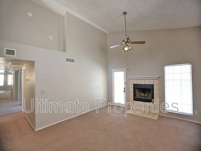 Building Photo - 7509 W San Juan Ave