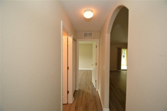 Building Photo - 20 Wheeler Ln