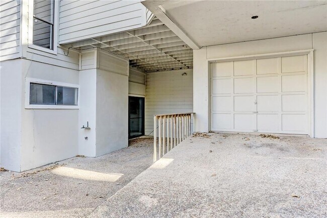 Building Photo - 2507 Quarry Rd