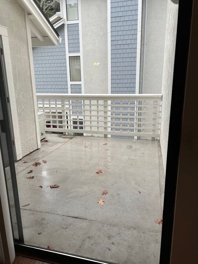 Building Photo - 2598 Oak Rd