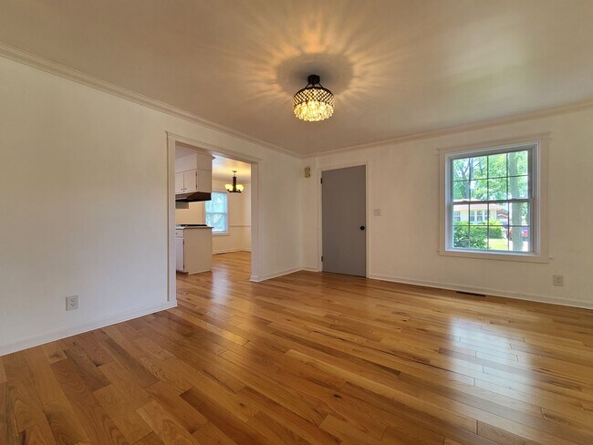 Building Photo - 3-bedroom, 2-bathroom home located in beautiful St. Joseph, MI