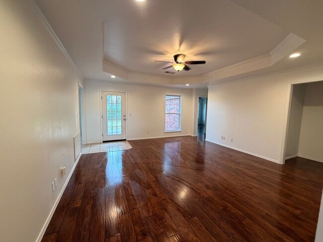 Building Photo - **COMING SOON**Welcome to this conveniently located home in Russellville, AR.
