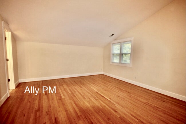 Building Photo - 1 Kanawha Ct