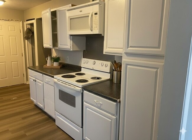 Building Photo - 329 Richmond Dr