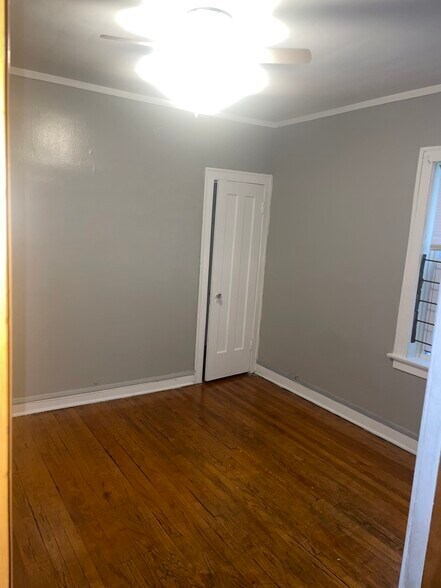 Building Photo - 8230 S Hermitage Ave