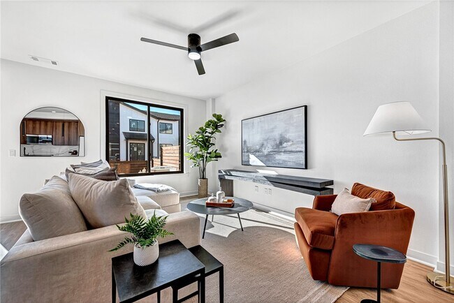 Building Photo - 1104 Emilia Ave