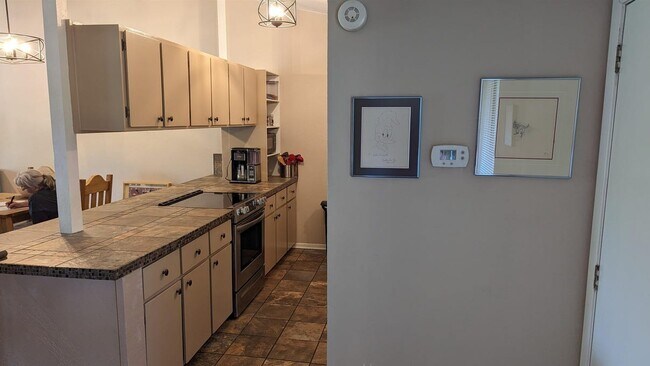 Building Photo - 100 Bay Point Dr