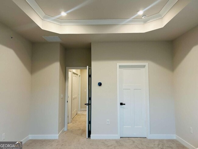 Building Photo - 420 Thatch Ter