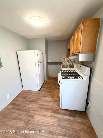 Building Photo - 19 Brook St