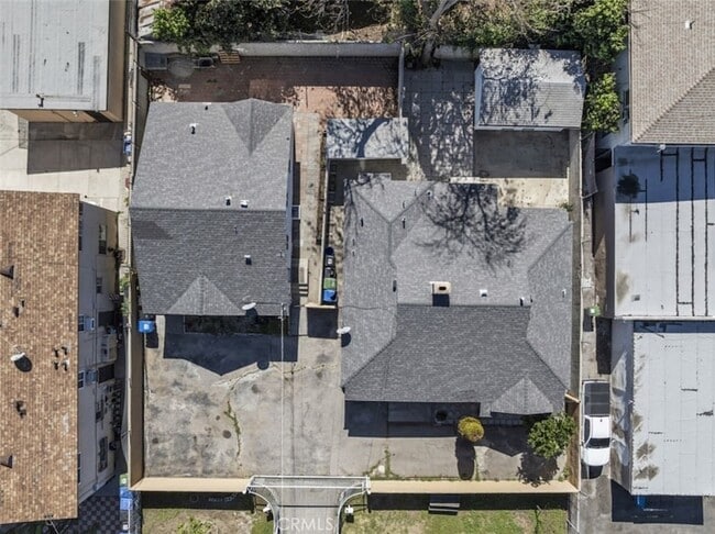 Building Photo - 14722 Strathern St