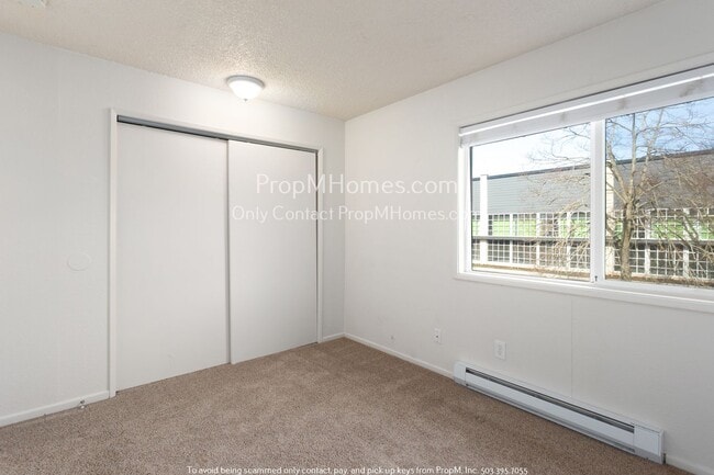 Building Photo - Charming Four-Plex In Foster-Powell!