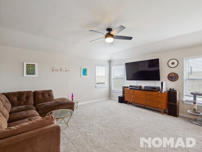 Building Photo - Updated 4-Bed, 3-Bath Home in Creekside – ...