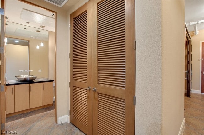 Building Photo - 11441 Allerton Park Dr