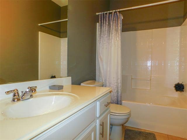 Building Photo - 2020 Jasmine Valley Drive