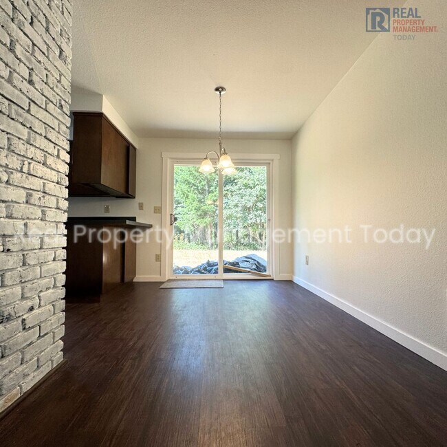 Building Photo - 8511 116 St E