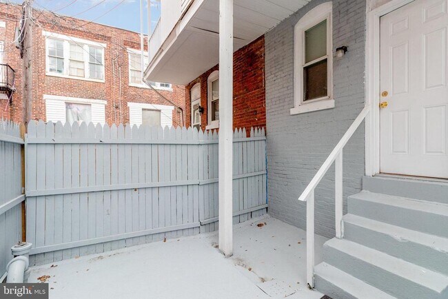 Building Photo - 1353 Howard St