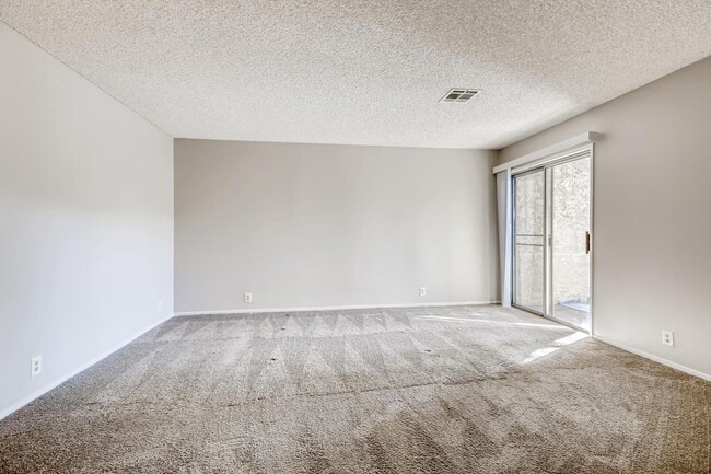 Building Photo - Stunning 2 Bedroom 2 Bath 2nd story condo