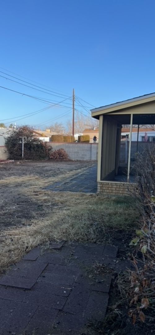 Building Photo - Nice 3 Bedroom 2 Bathroom, 2 Living areas. NE Heights, with plenty of room to roam inside and out