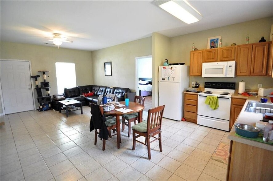 Building Photo - 136 Lee Road 2149