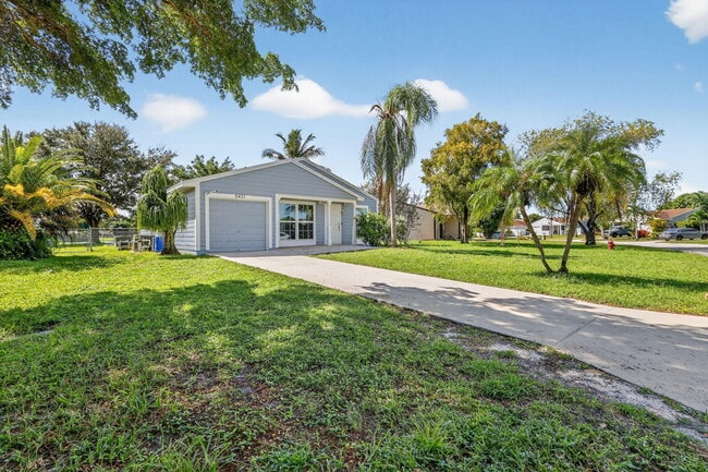Building Photo - 5431 Courtney Cir