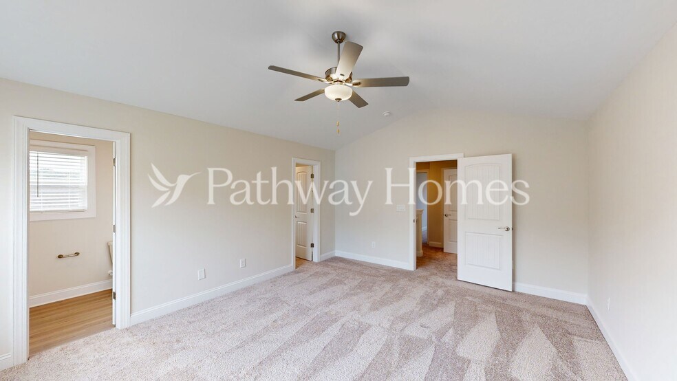 Building Photo - 108 S Sina St