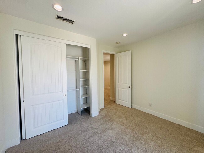 Building Photo - 3273 Canopy Dr