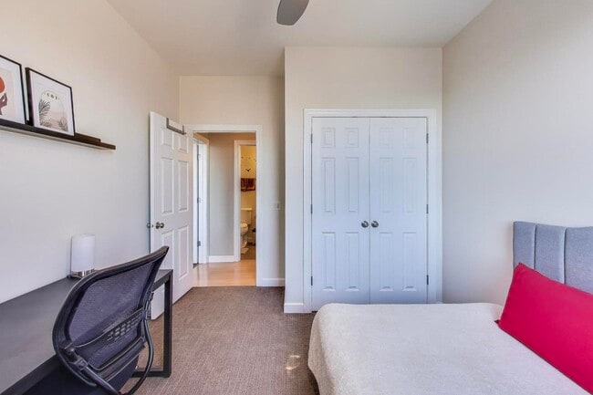 Building Photo - 4553 N Magnolia Ave