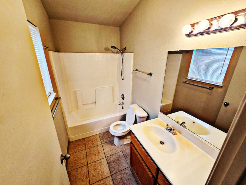 Building Photo - 2036 Carmel River Ct