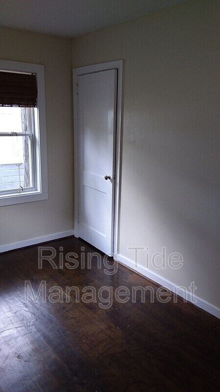 Building Photo - 8017 6th Ave N