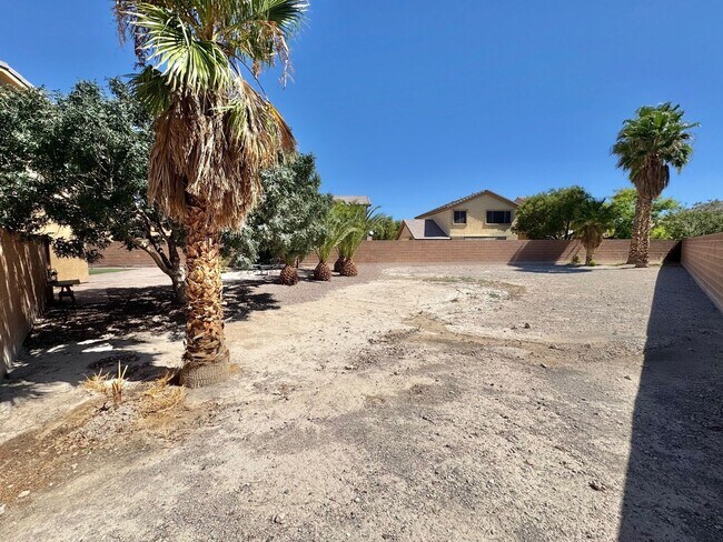Building Photo - BEAUTIFUL 3 BEDROOM HOME WITH LOFT LOCATED...