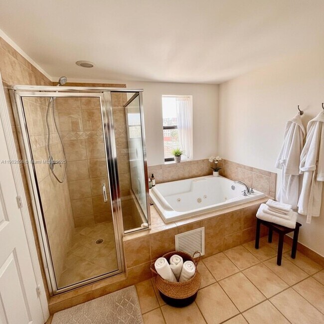 Building Photo - 888 Douglas Rd