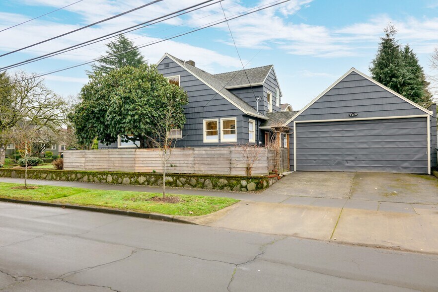 Building Photo - 3837 NE 17th Ave