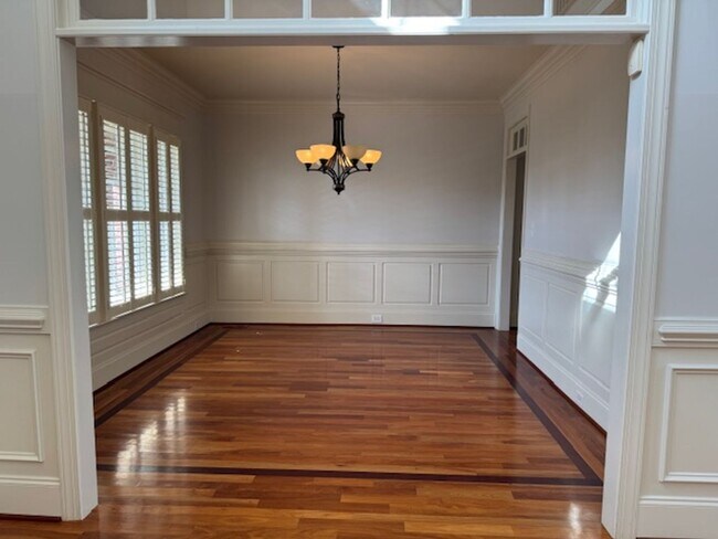 Building Photo - Eagle Ridge Golf Club!