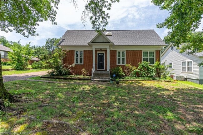 Primary Photo - 2304 S Greenwood Ave