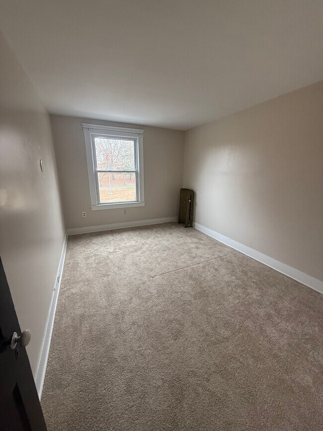 Building Photo - 63 Park Pl