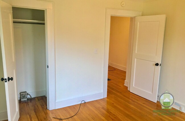 Building Photo - 111 Crane Ave