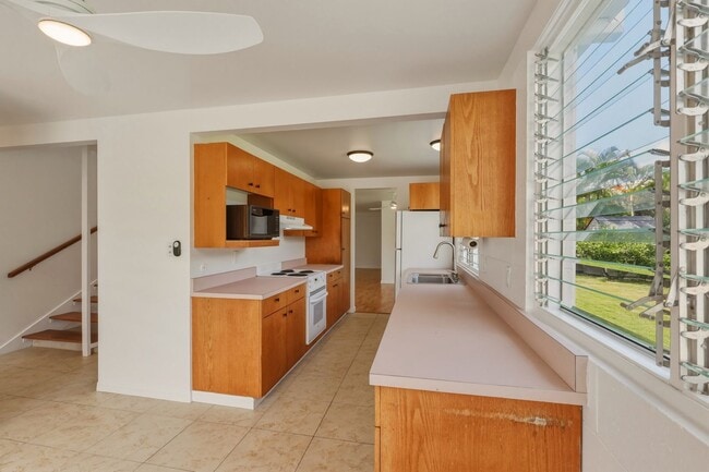 Building Photo - Spacious Aikahi Loop House in Kailua