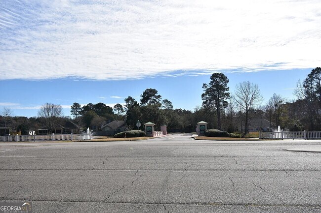 Building Photo - 200 McIntosh Dr