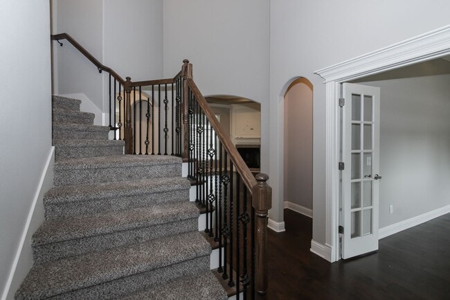 Building Photo - Gorgeous 3 bed/3 bath home in great Bentonville neighborhood