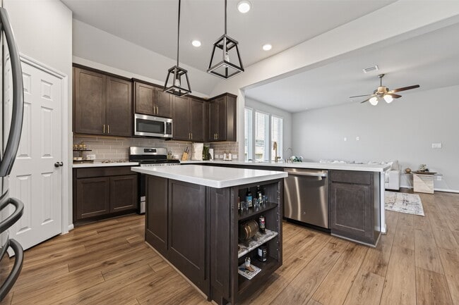 Building Photo - 32227 Cedar Crst Dr