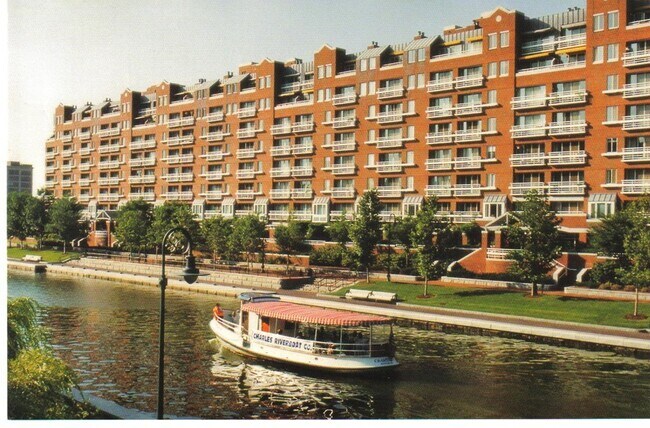 Building Photo - 6 Canal Park